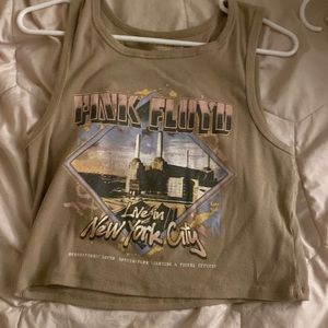 Cropped graphic tank